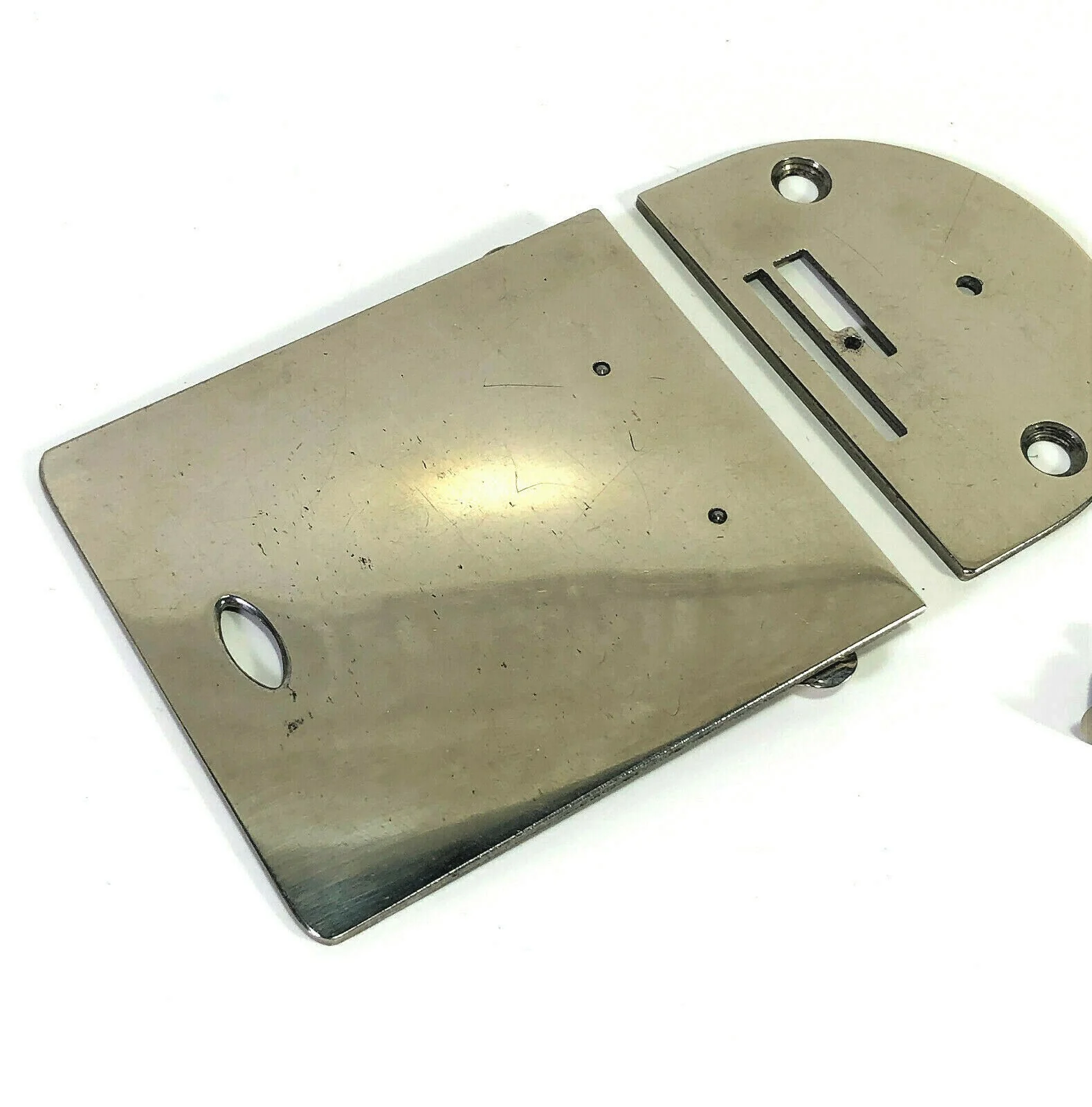 Early Singer 115 Class 15 Sewing Machine Slide and Needle Throat Plate Simanco 15188 15280 - Image 2