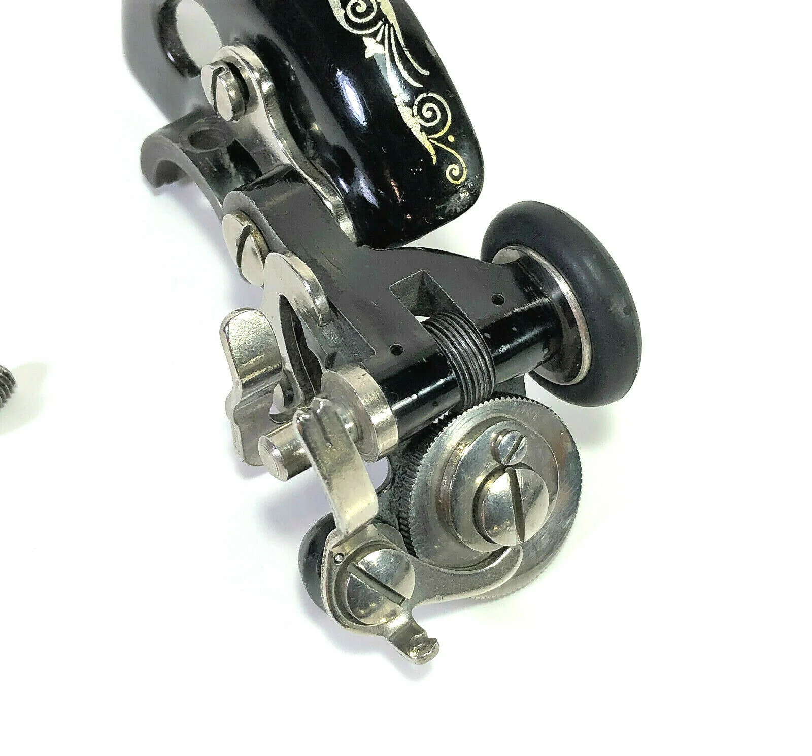 Early Singer 99 Sewing Machine Bobbin Winder Assembly with Belt Guard 99-1 99-2 - Image 2