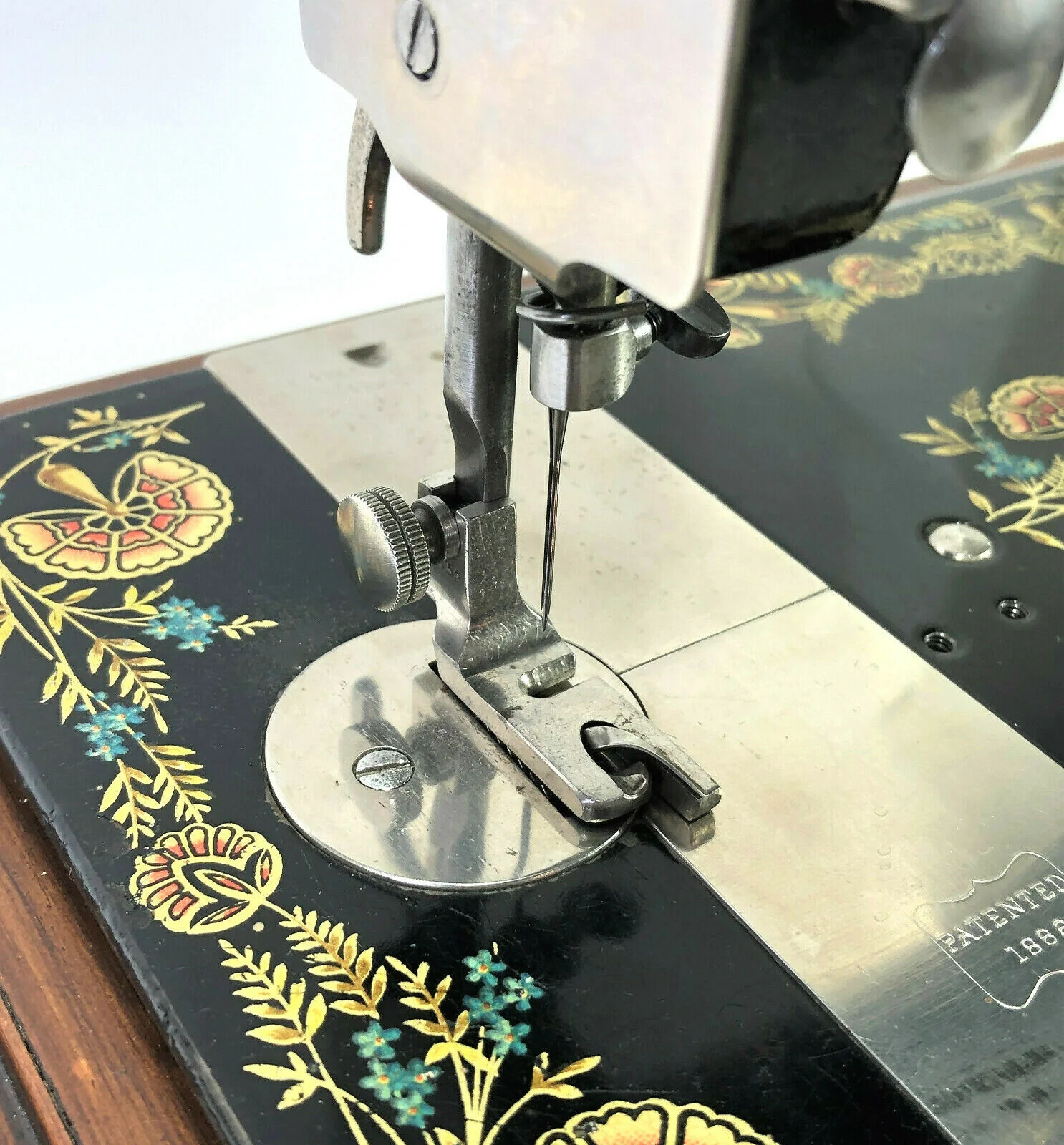 Early Singer Sewing Machine Low Shank Hemmer Feller Foot Simanco 26152 Puzzle Box - Image 2