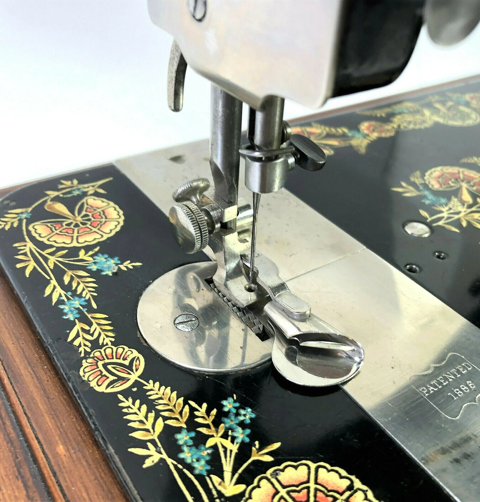 Early Singer Sewing Machine Low Shank Hemmer Foot Set Simanco 25533 Puzzle Box - Image 5