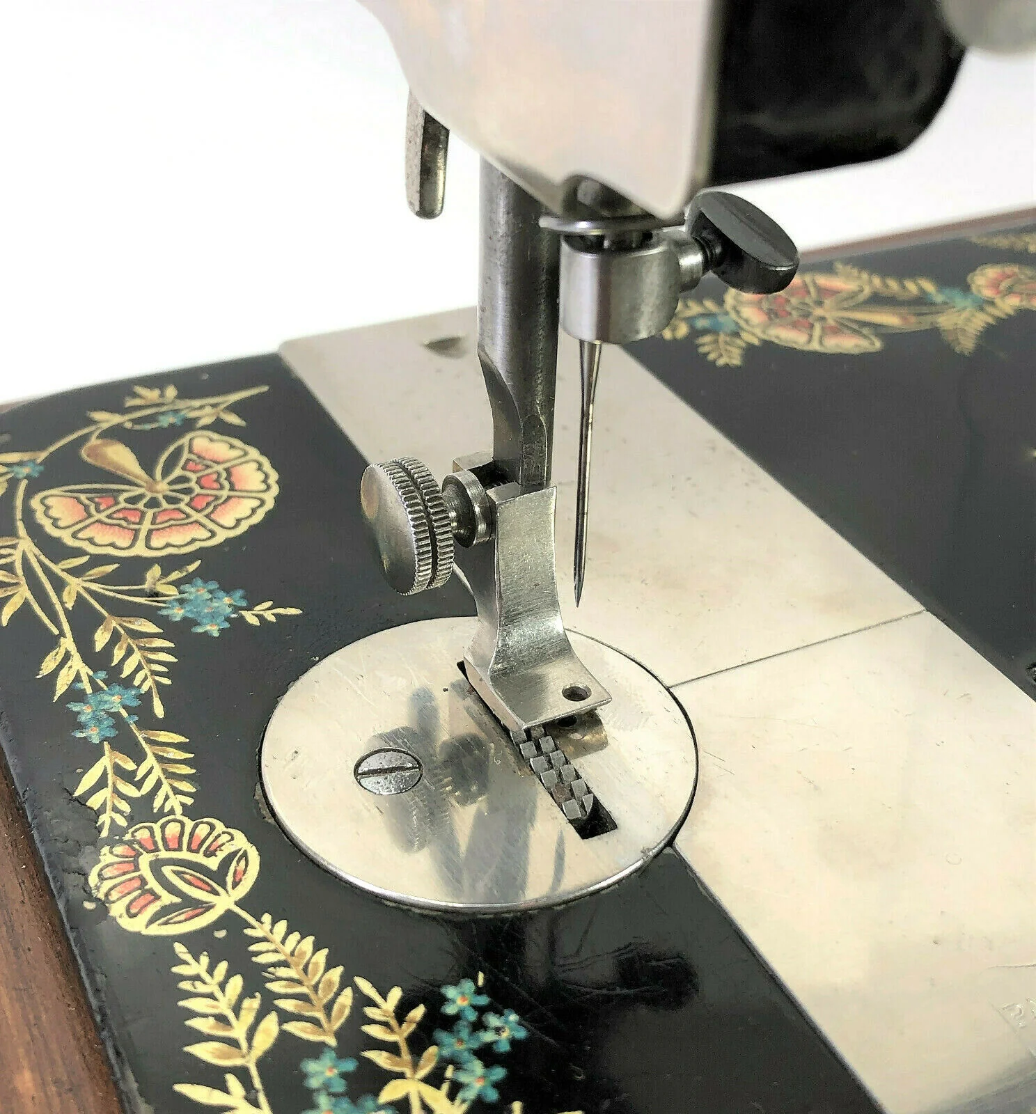 Early Singer Sewing Machine Low Shank Underbraider Foot Simanco 25542 Puzzle Box - Image 3