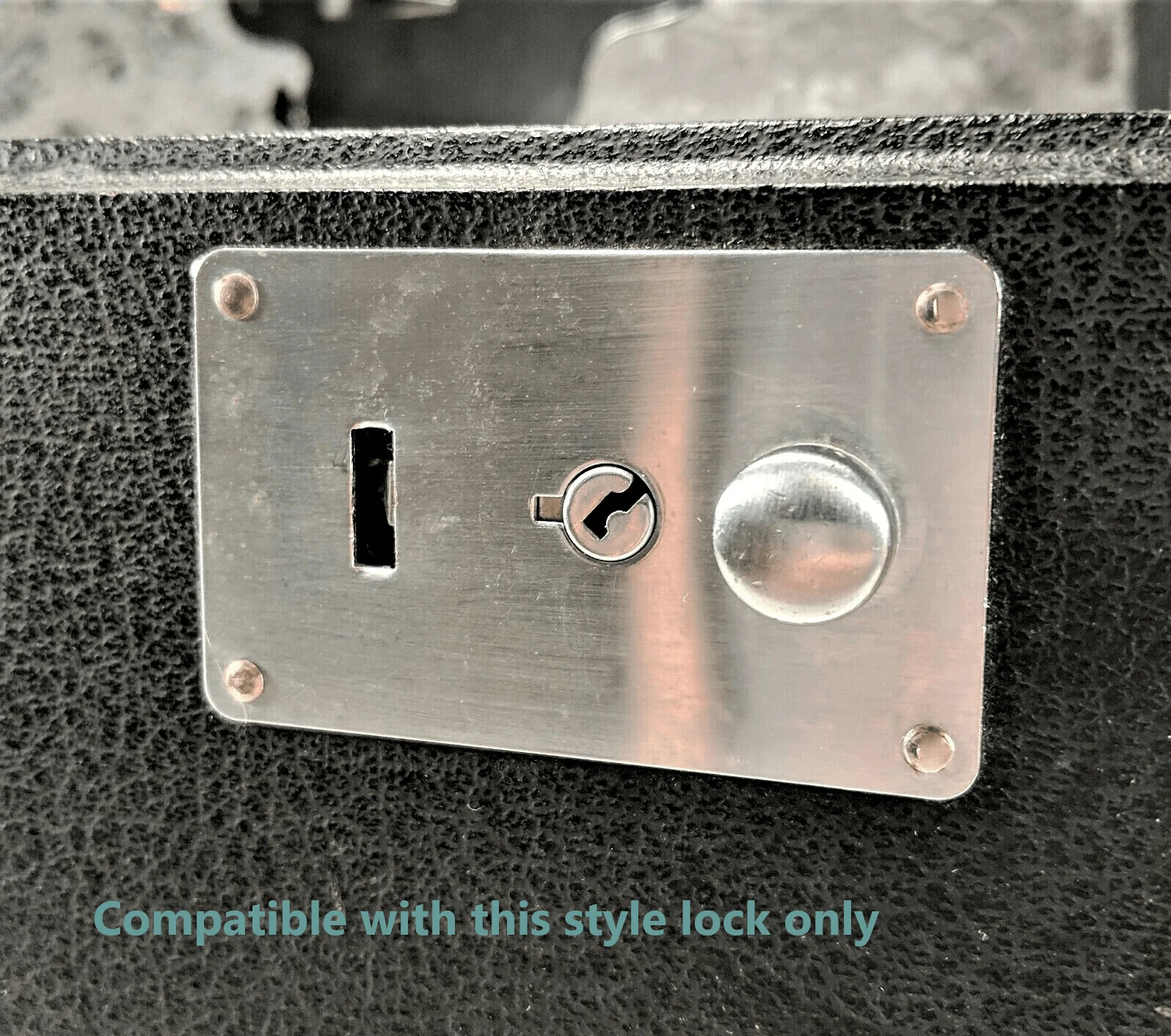 Singer 221 Featherweight Sewing Machine Carry Case Lock Key - Image 2