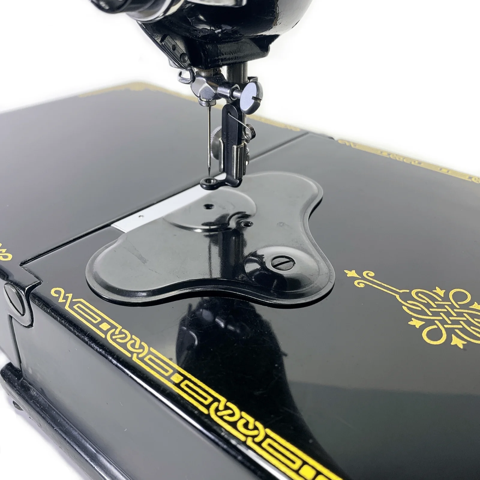 Singer 221 Featherweight Sewing Machine Darning Embroidery Ameoba Feed Dog Cover Plate 121309 - Image 2