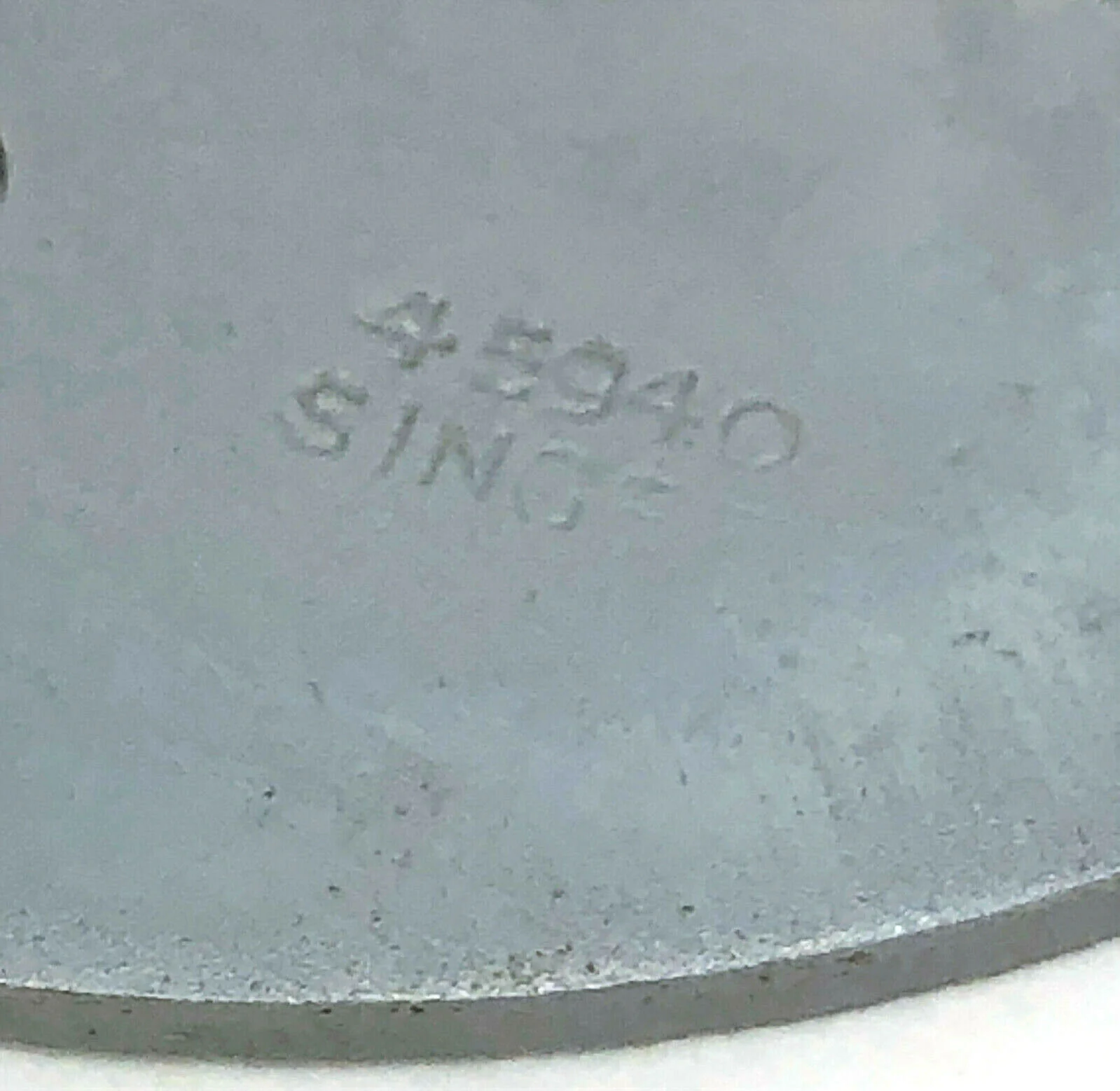 Singer 221 Featherweight Sewing Machine Satin Graduated Throat Needle Plate Simanco 45940 White 221K - Image 4