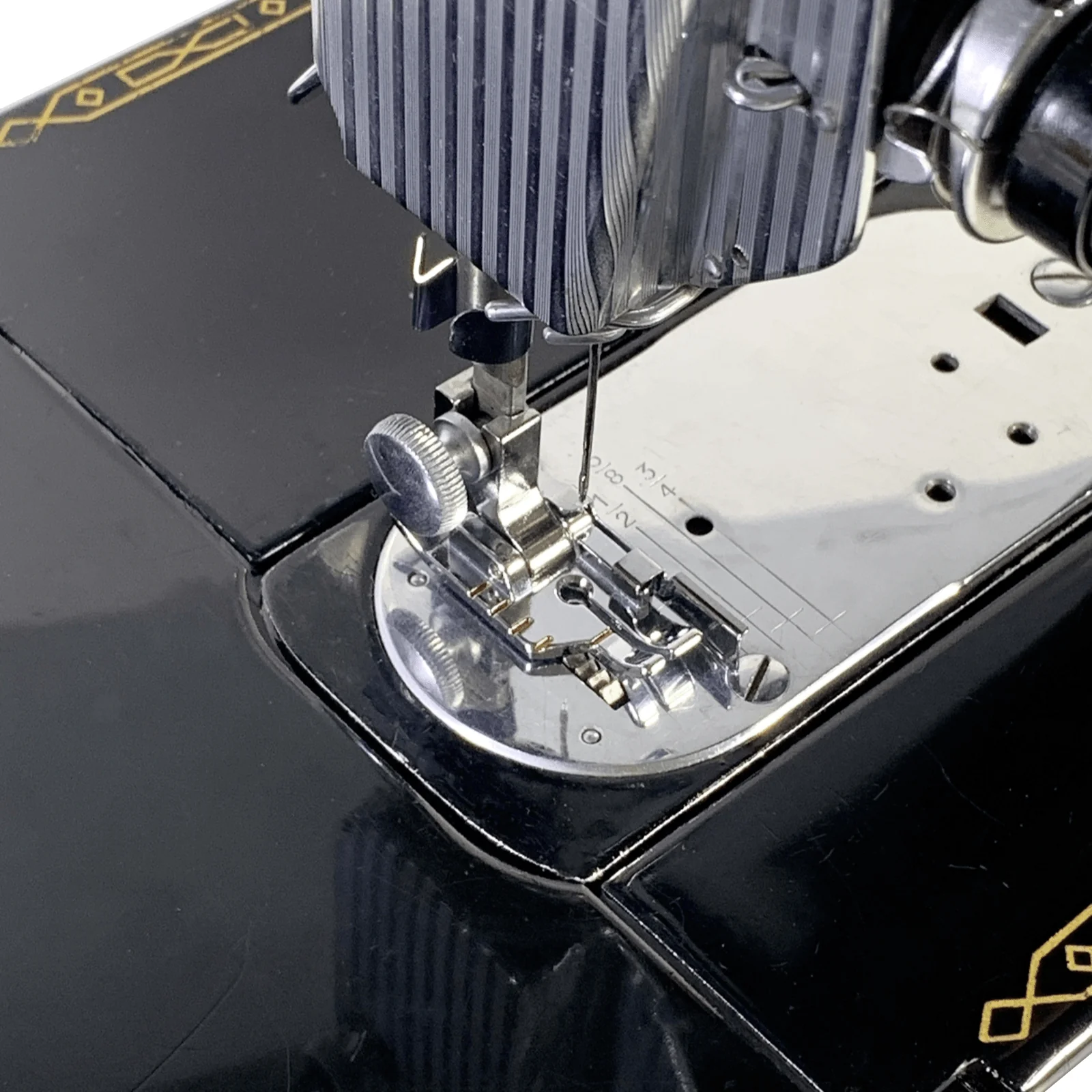 Singer Low Shank Sewing Machine Quilting Foot with Scant 1/4" Guide 15 66 99 127 128 201 221 - Image 4