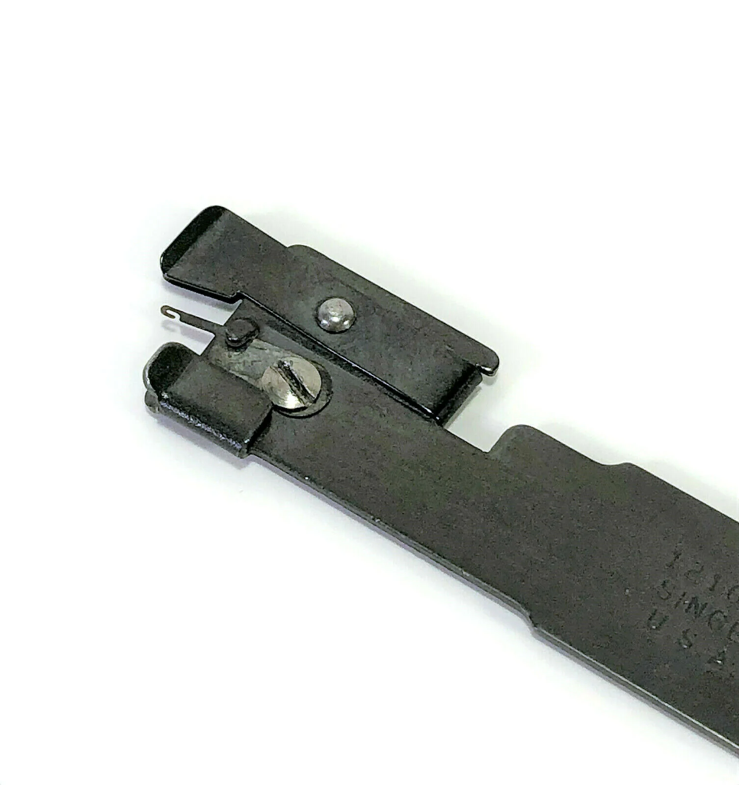 Singer Sewing Machine Blackside Universal Needle Threader Simanco 121632 - Image 4