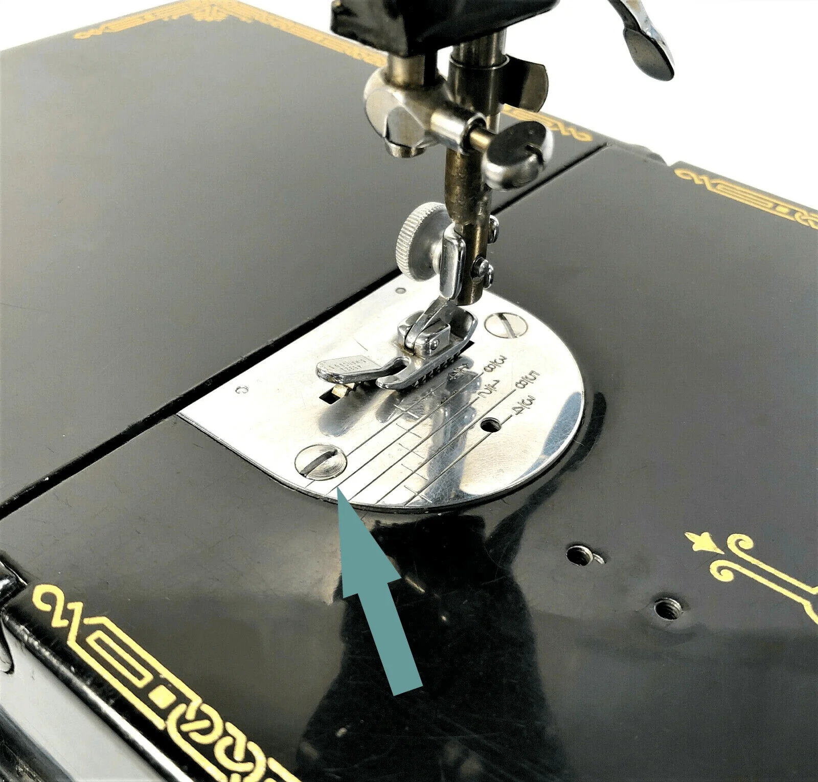 Singer Sewing Machine Throat Needle Plate Screws New Replacement 221 301 99 15 201 66 - Image 2