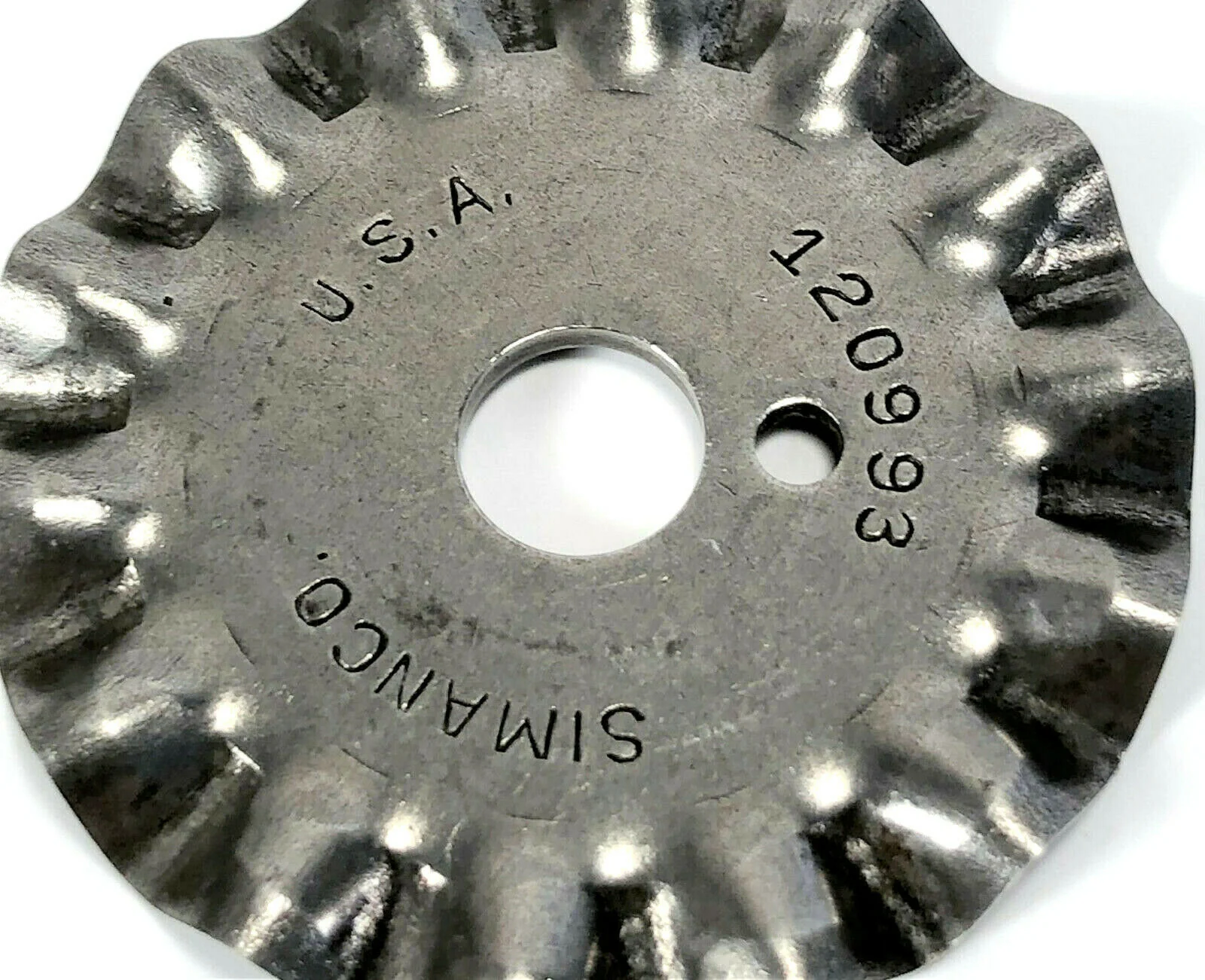 Singer Standard Scallop Blade 120993 for Pinker Pinking Attachment 121379 121021 - Image 2