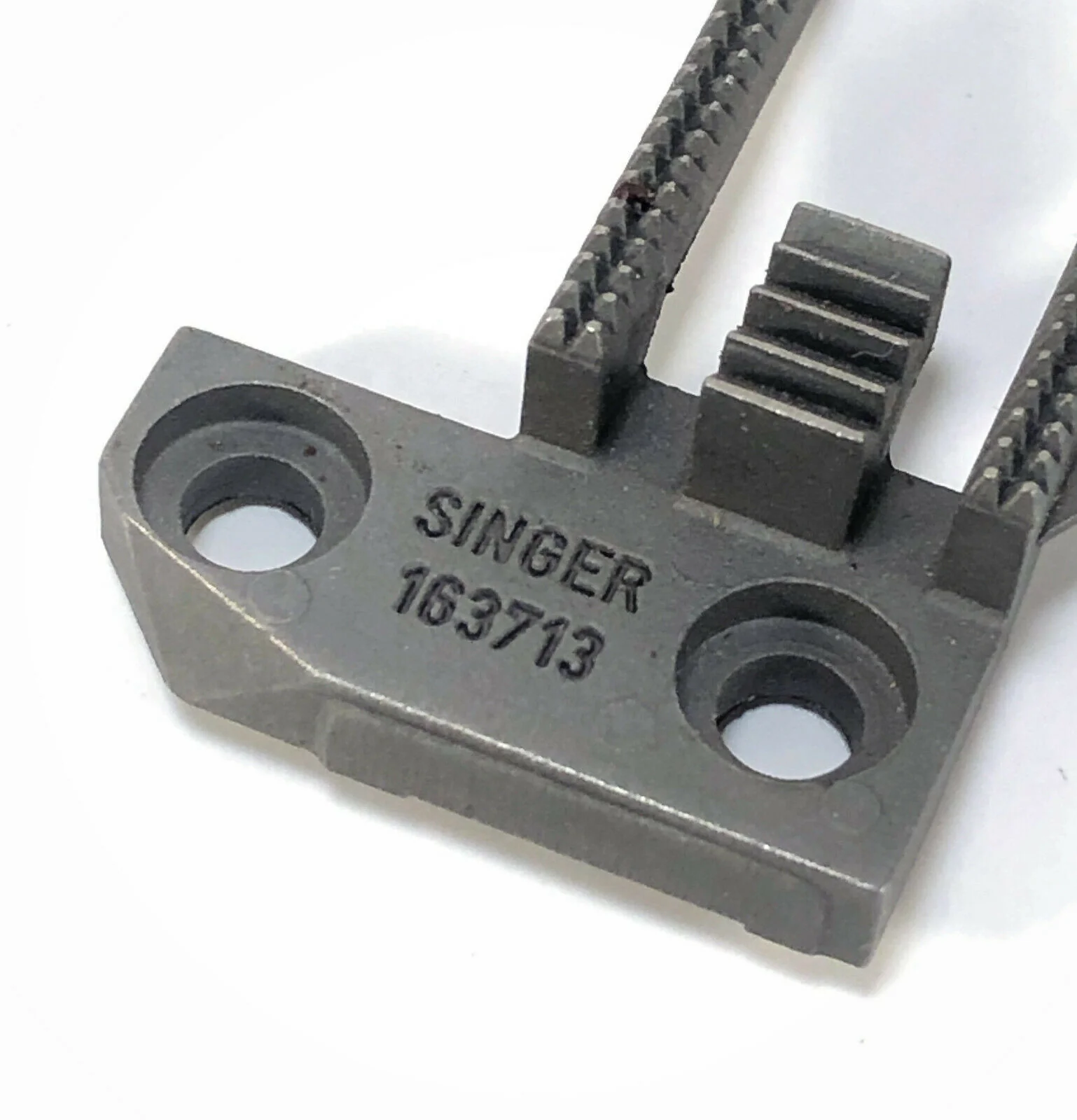 Singer Touch & Sew 600 Series Metal Feed Dog Feeder Simanco 163713 - Image 2