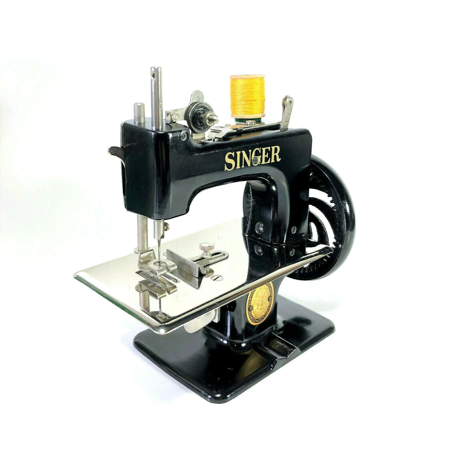 Vintage Singer Model 20 Sewhandy Child's Toy Hand Crank Sewing Machine - Image 3