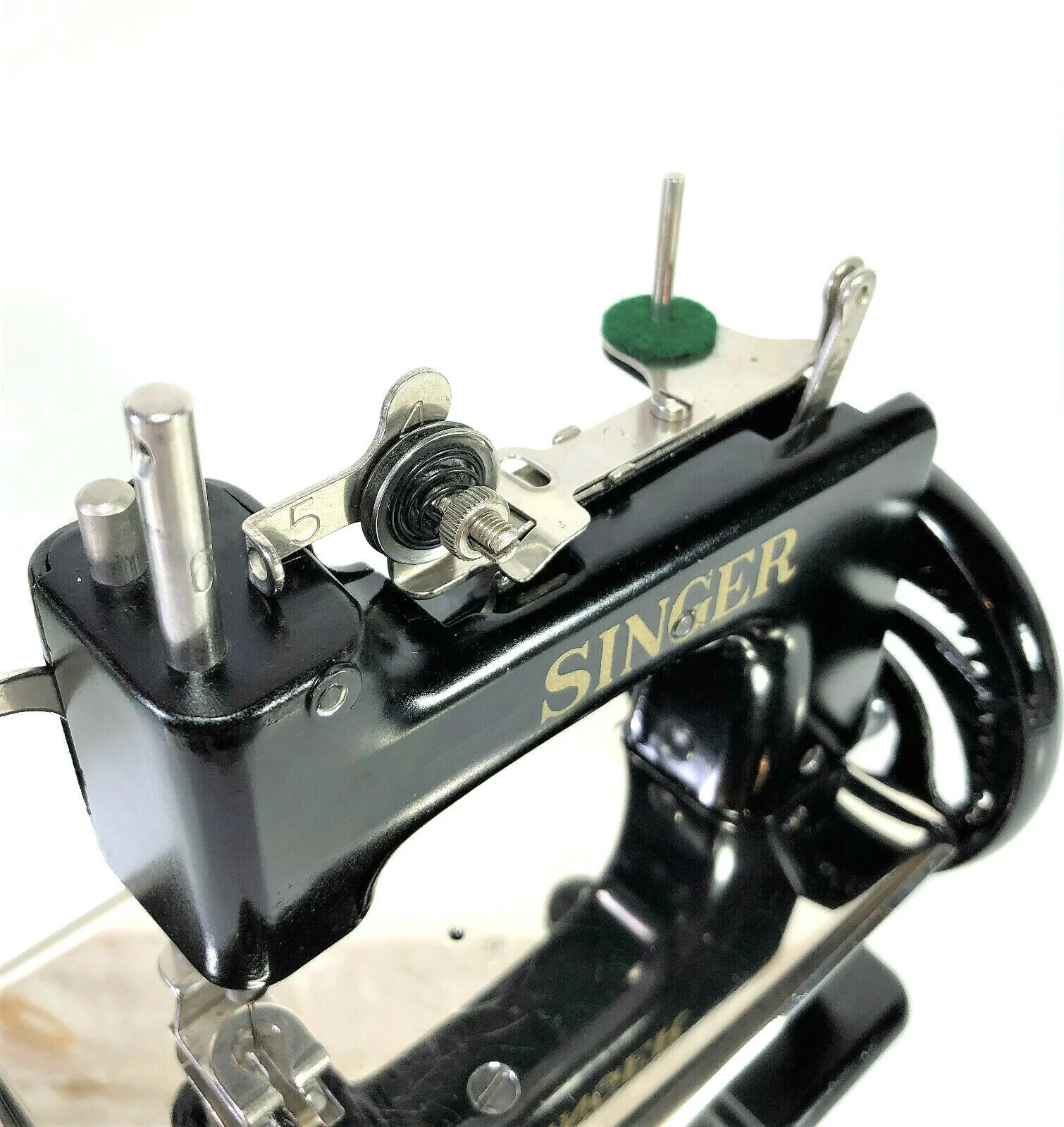 Vintage Singer Model 20 Sewhandy Child's Toy Hand Crank Sewing Machine - Image 5